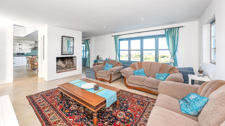 6 Bedroom Property for Sale in Struisbaai Western Cape